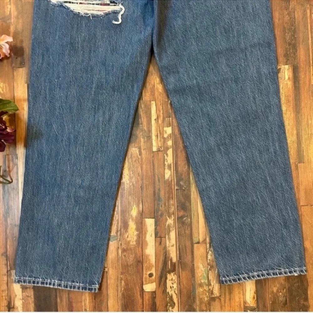 AMERICAN EAGLE NWT High Rise Distressed Plaid Patch Mom Jeans 8 - Picture 12 of 13